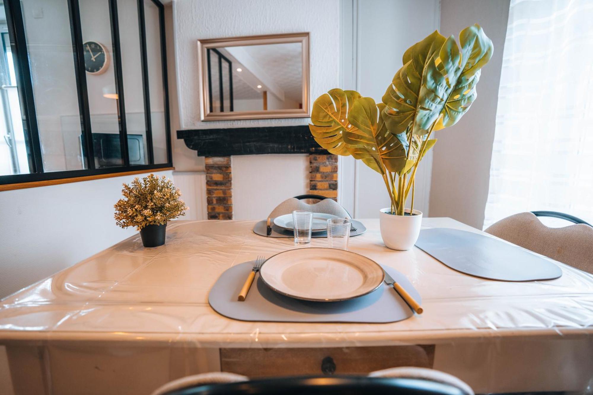 Apartment Le Petit Voltaire - Proche Centre - Spacieux Châteauroux