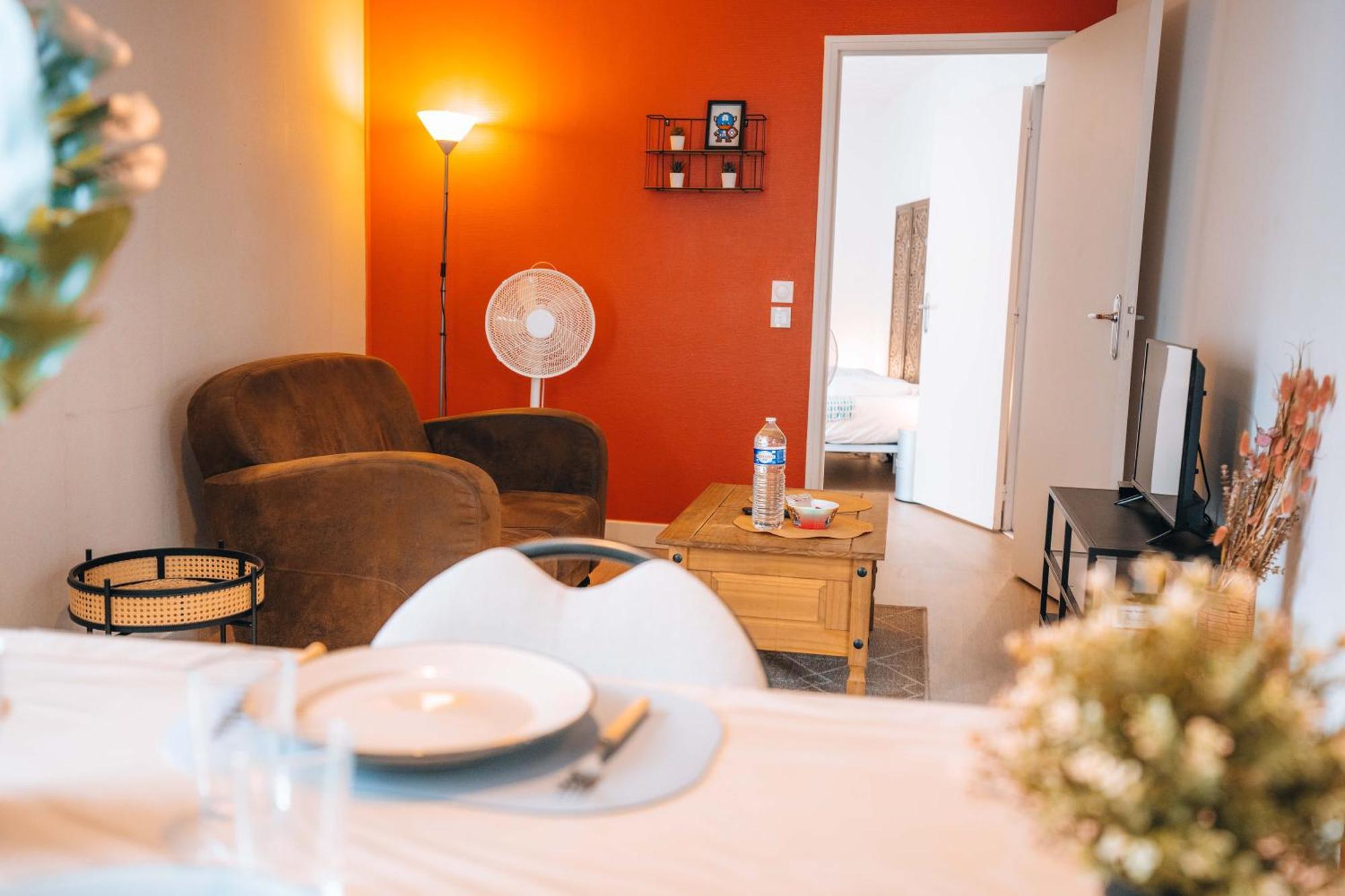 Le Petit Voltaire - Proche Centre - Spacieux Apartment